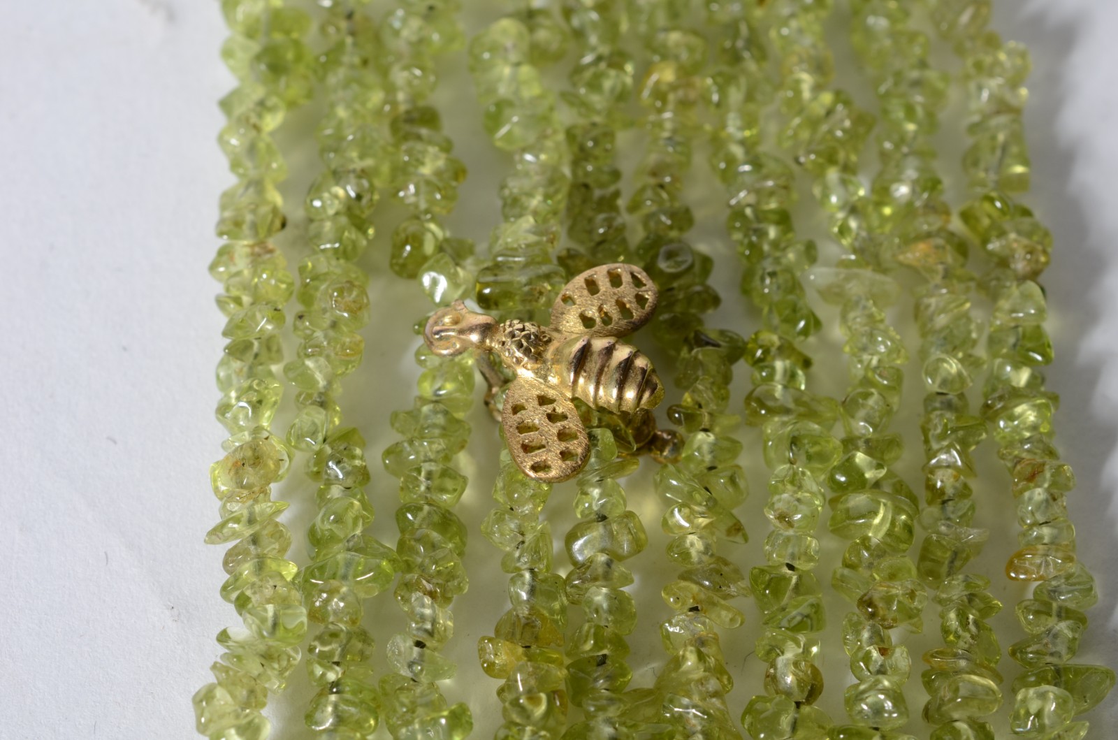 Conjunto de colar e pulseira de pedras verdes "peridoto". - foto 3 de 5