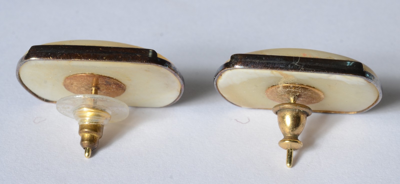 Conjunto composto de: pulseira de madre perola, pendente e par de... - foto 3 de 5