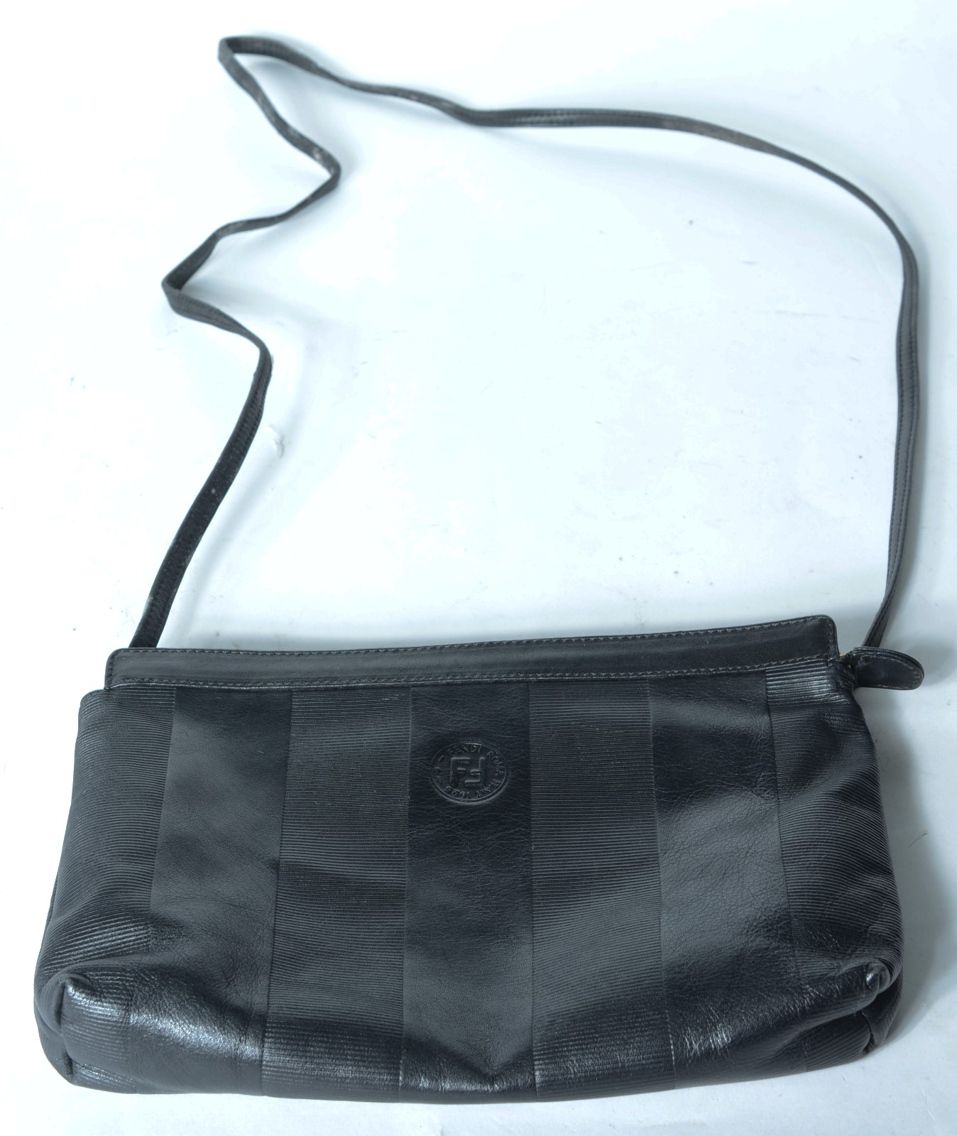 Bolsa feminina. Desgastes. - foto 1 de 7