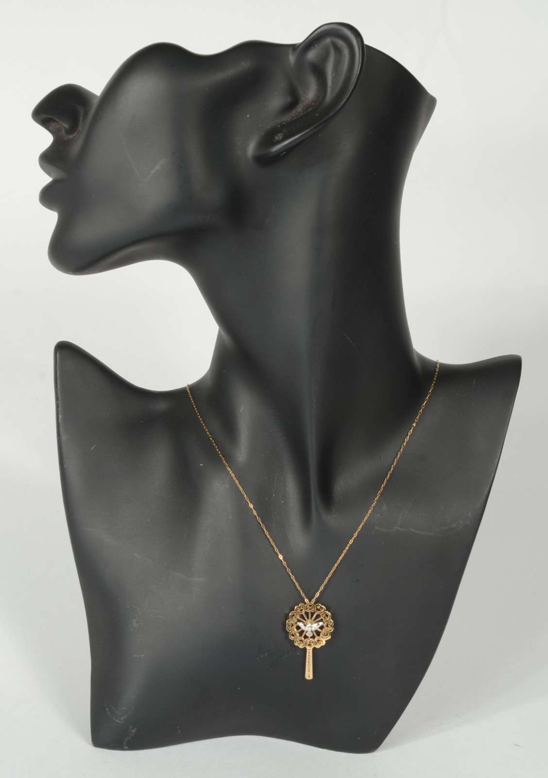 Colar com pendente feitio mandala com pomba da paz de ouro 18 k... - foto 6 de 6