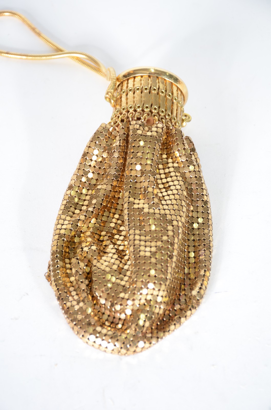 Seis bolsas para toilette diversas. Uma delas com miçangas, desgastes. - foto 10 de 11