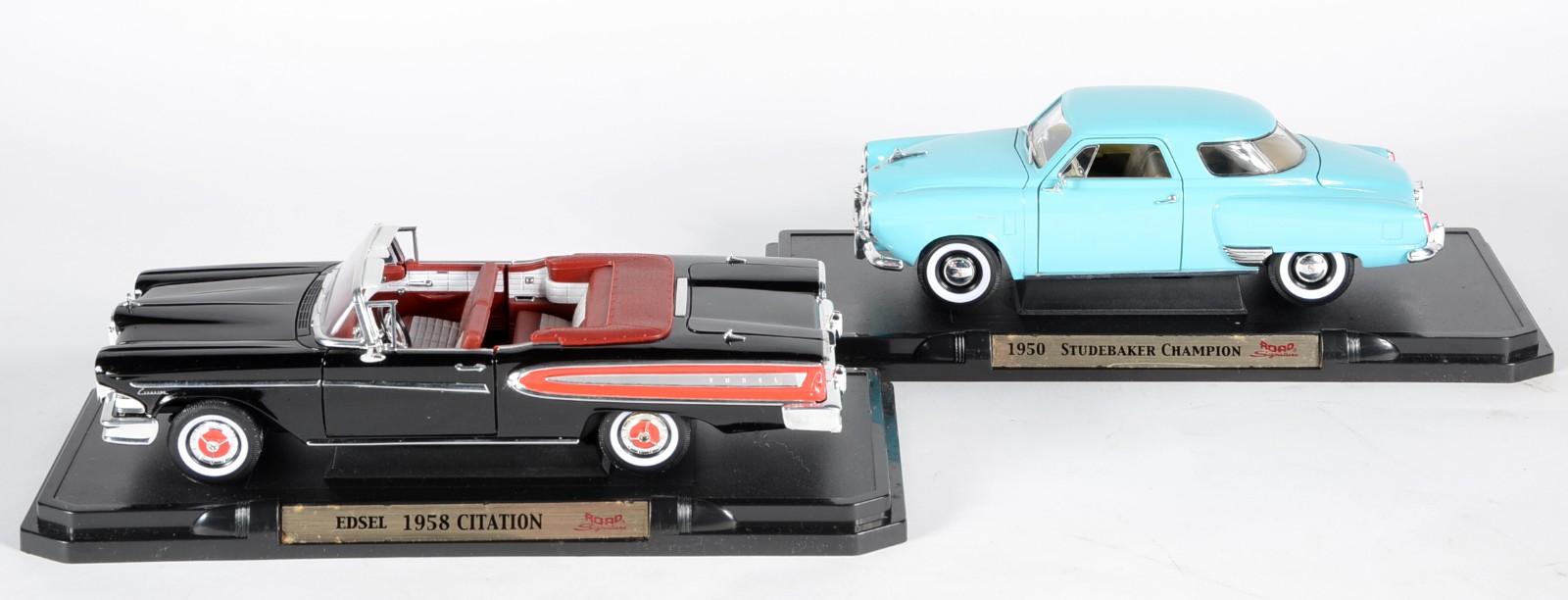 Dois carrinhos decorativos em miniaturas de metal: Edsel 1958... - foto 4 de 11