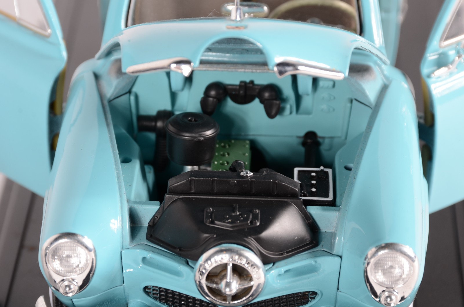 Dois carrinhos decorativos em miniaturas de metal: Edsel 1958... - foto 9 de 11