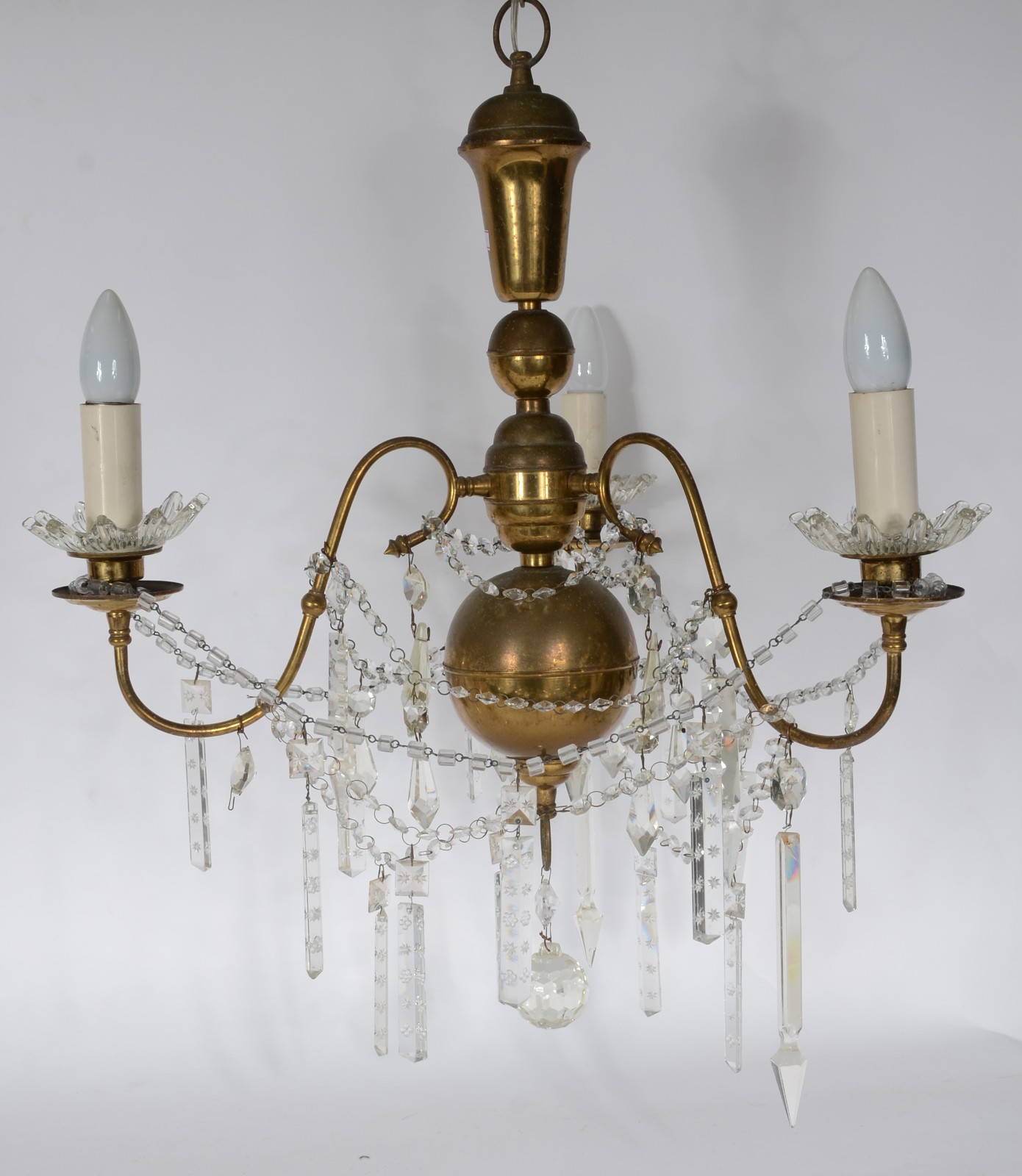 Lustre de metal dourado para 3 luzes com pingentes de cristal... - foto 1 de 5