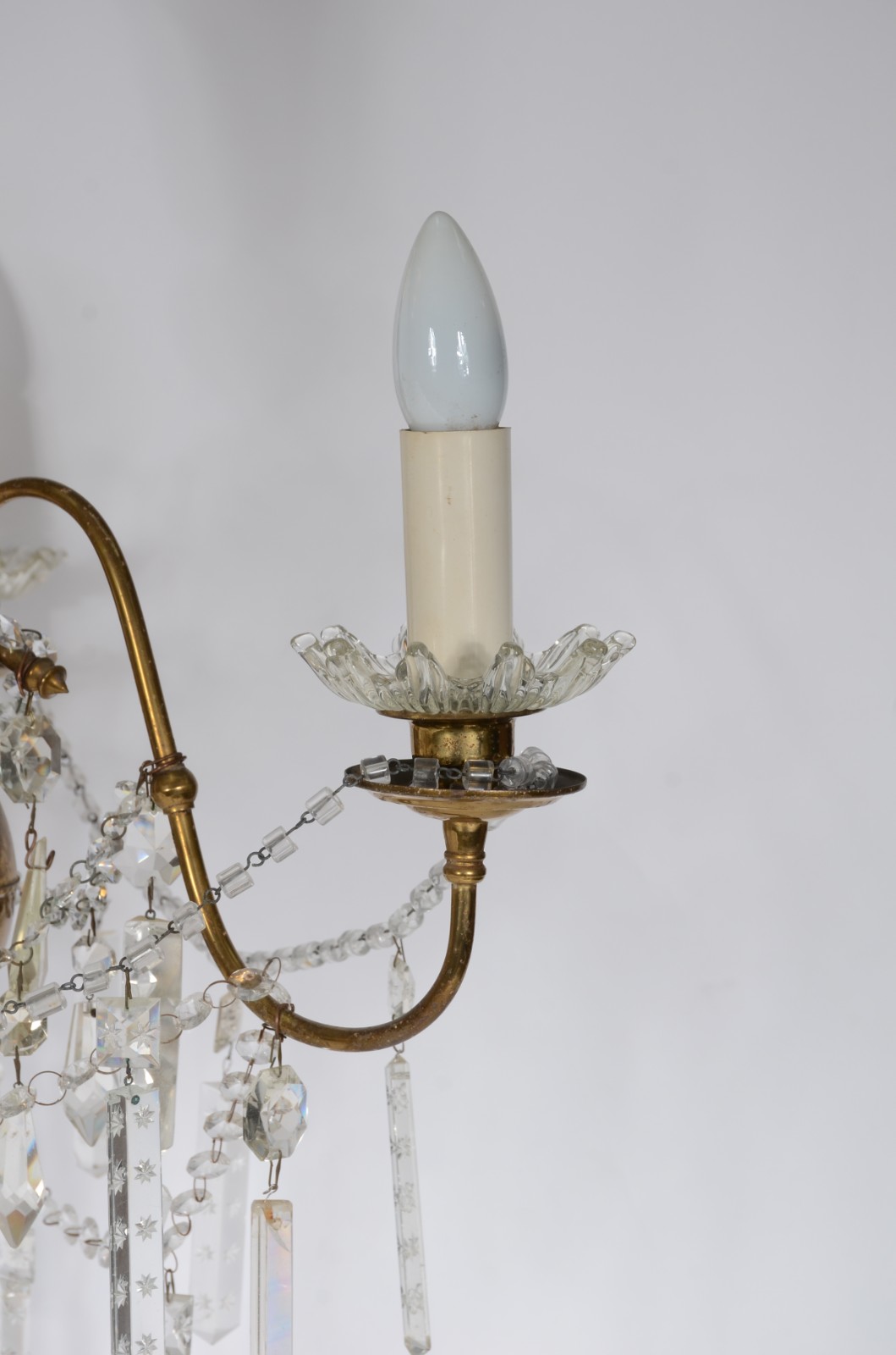 Lustre de metal dourado para 3 luzes com pingentes de cristal... - foto 2 de 5