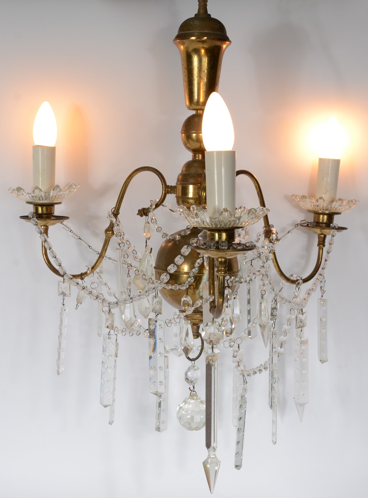 Lustre de metal dourado para 3 luzes com pingentes de cristal... - foto 5 de 5