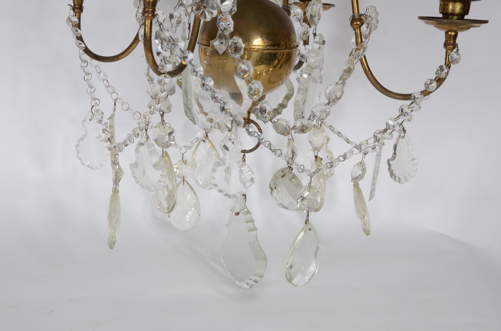 Lustre de metal dourado para 4 luzes, pingentes e placas de cristal... - foto 3 de 5