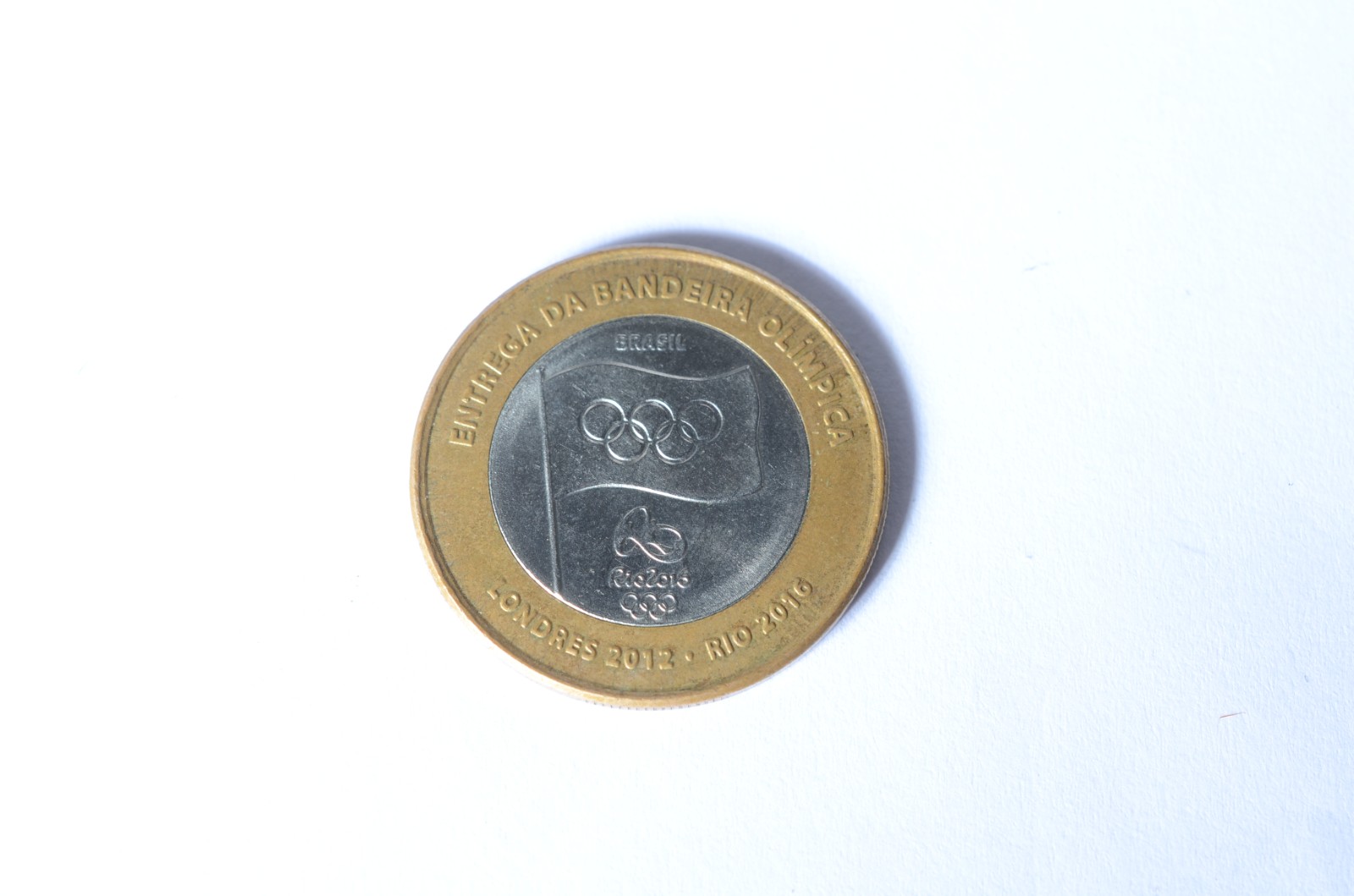 Lote com 49 moedas diversas das Olimpíadas, sendo:3 de golf, 4 de... - foto 9 de 11