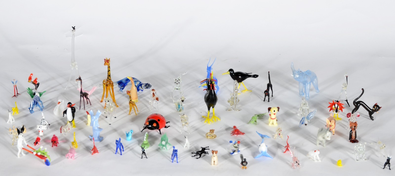 Conjunto com 73 miniaturas diversas de murano. - foto 2 de 3