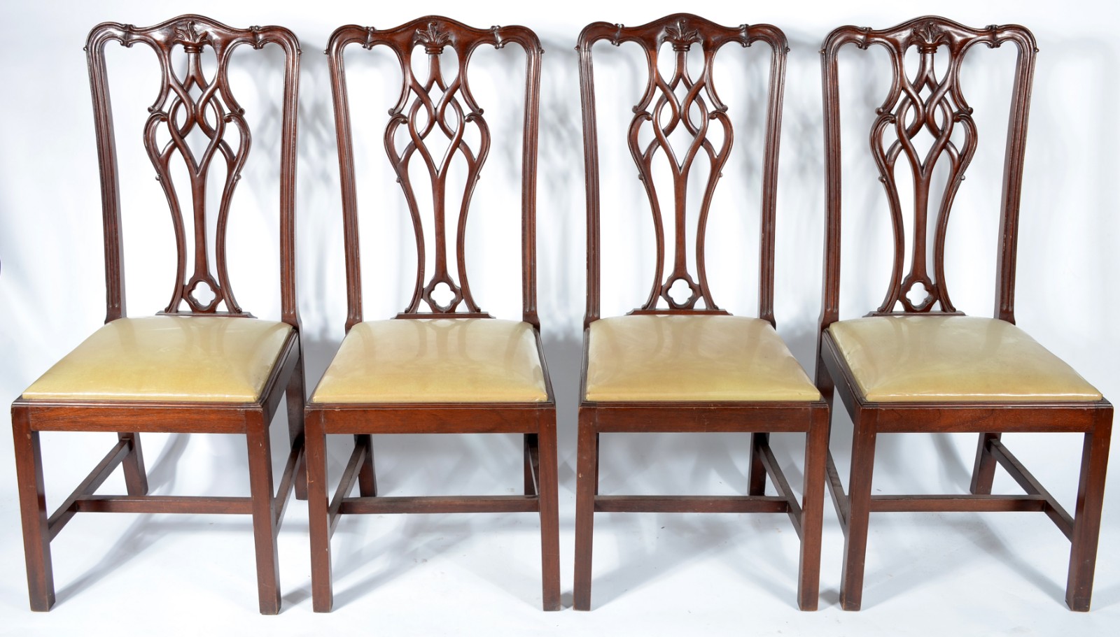 Conjunto com 4 cadeiras para sala de jantar de madeira nobre, estilo... - foto 1 de 6