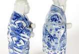 Duas figuras de porcelana oriental azul e branca. - Duas figuras de porcelana oriental azul e branca.