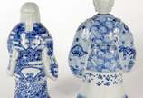 Duas figuras de porcelana oriental azul e branca. - Duas figuras de porcelana oriental azul e branca.