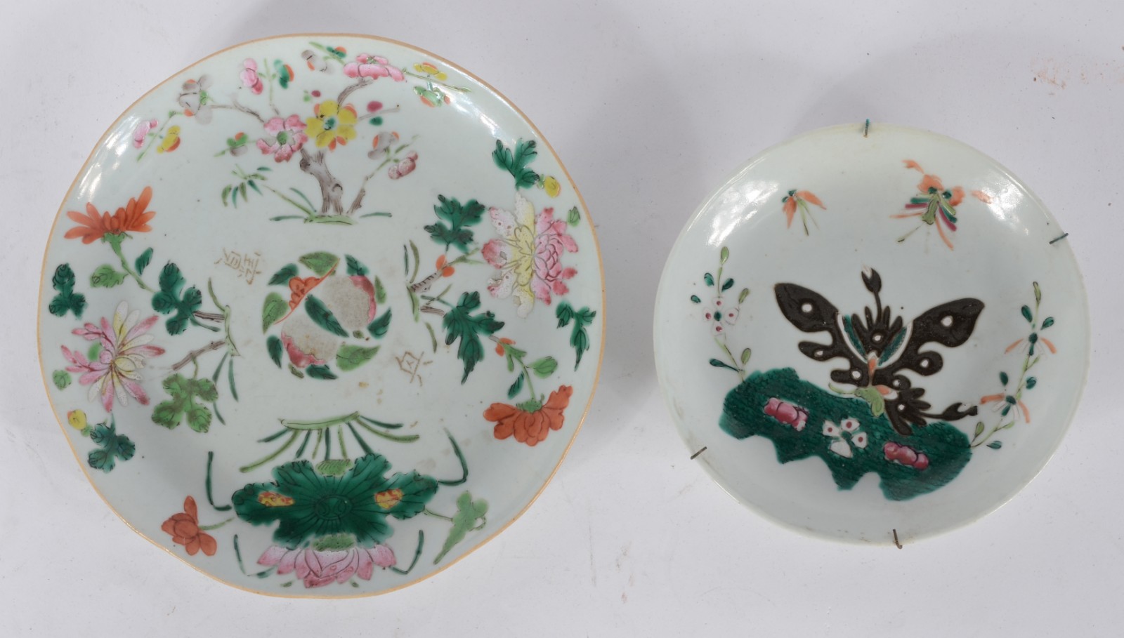 Conjunto de 2 pequenos pratos em porcelana chinesa policromada do... - foto 1 de 4