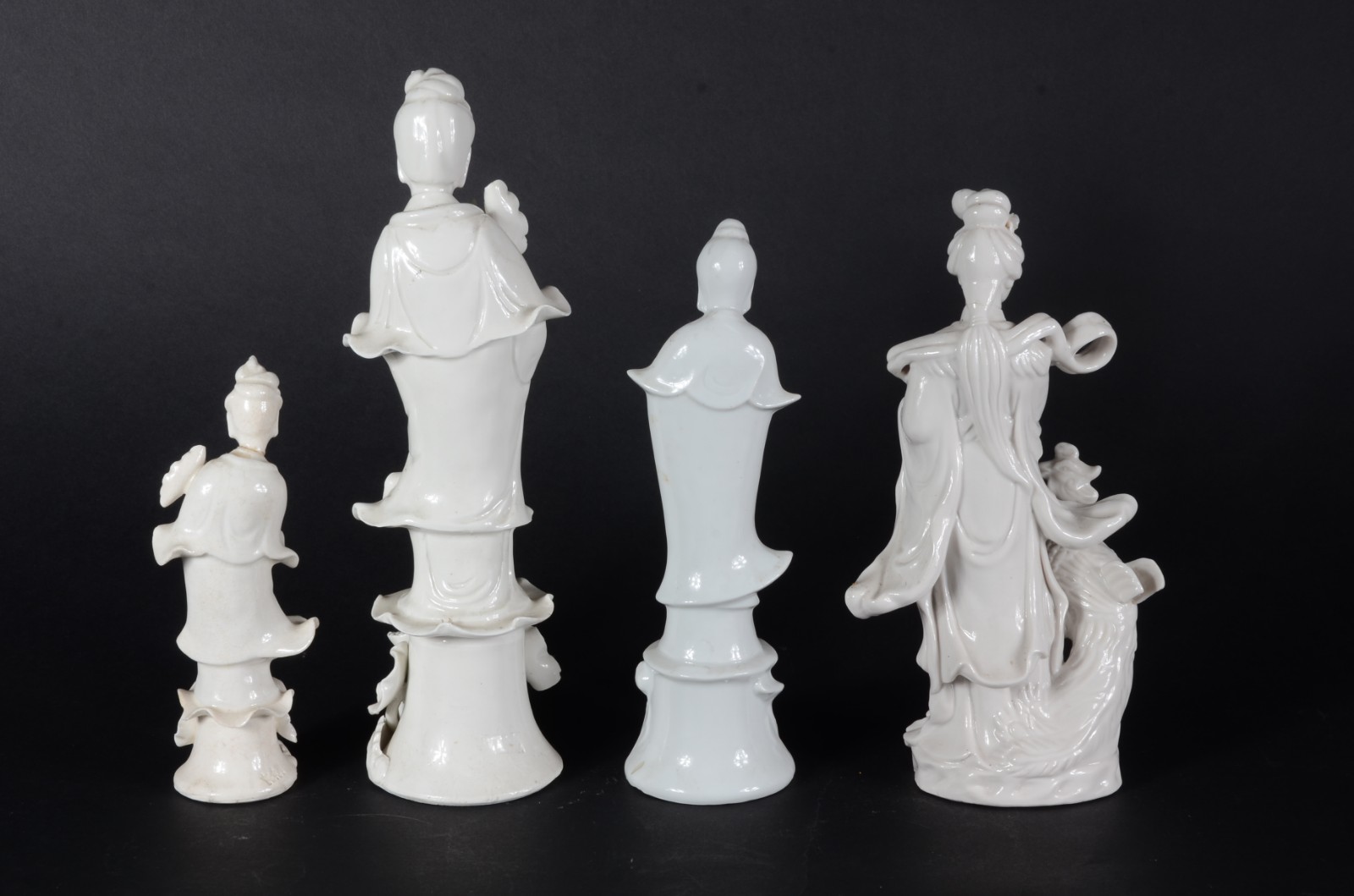 Quatro figuras em porcelana Blanc de Chine representando "Guanyin"... - foto 3 de 5