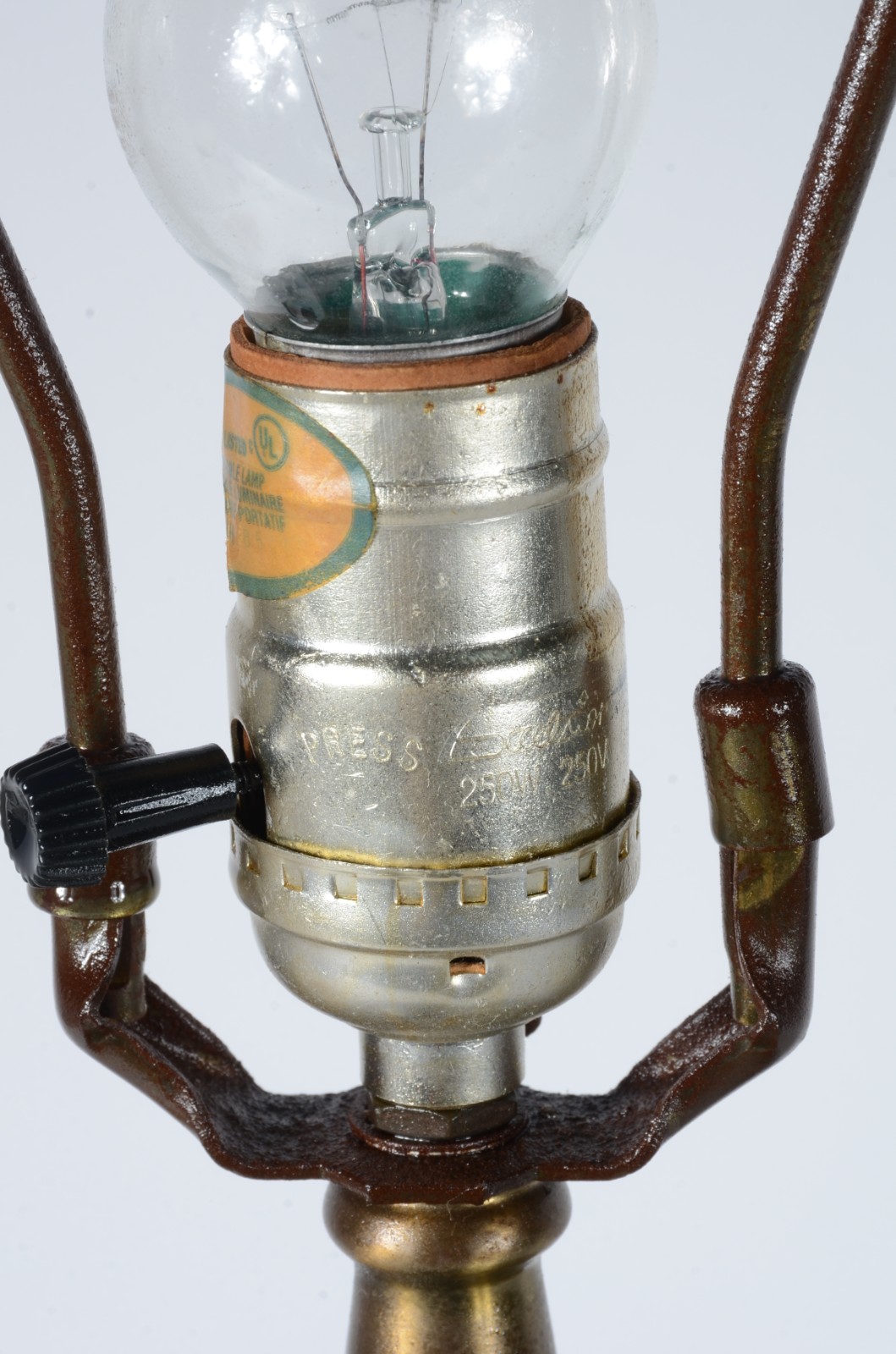 Abatjour de porcelana na cor bege ambar com cúpula bege. - foto 4 de 5