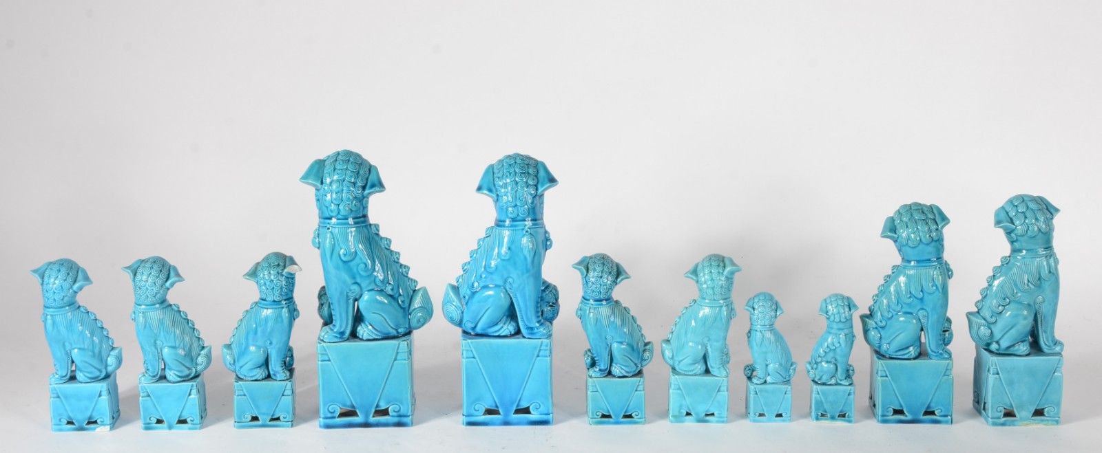 Conjunto com 11 cães de fó diversos de porcelana oriental azul... - foto 3 de 9