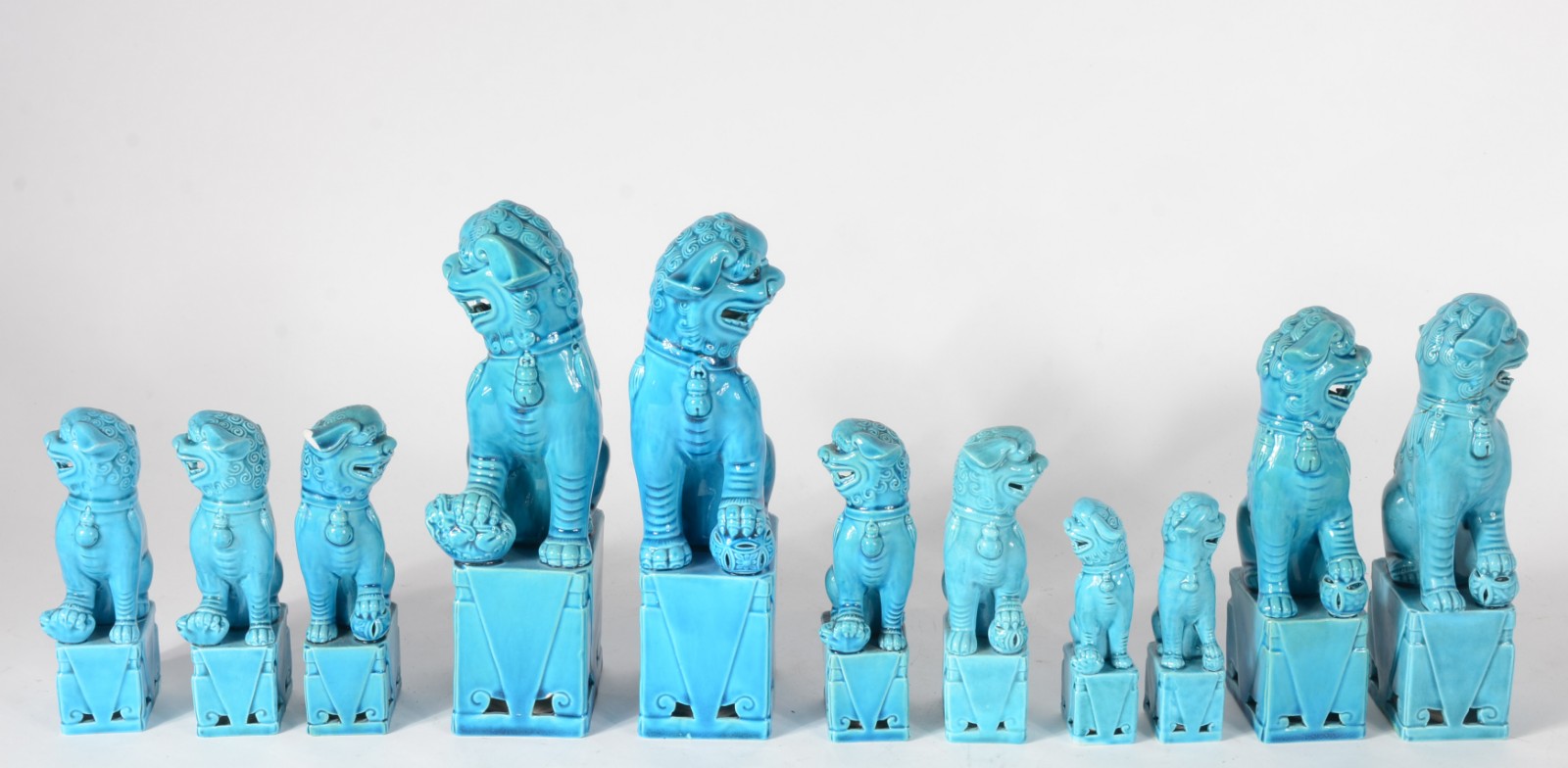 Conjunto com 11 cães de fó diversos de porcelana oriental azul... - foto 6 de 9