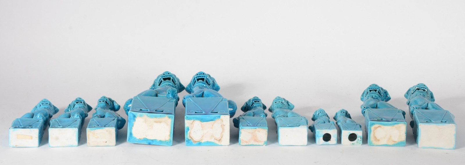 Conjunto com 11 cães de fó diversos de porcelana oriental azul... - foto 9 de 9
