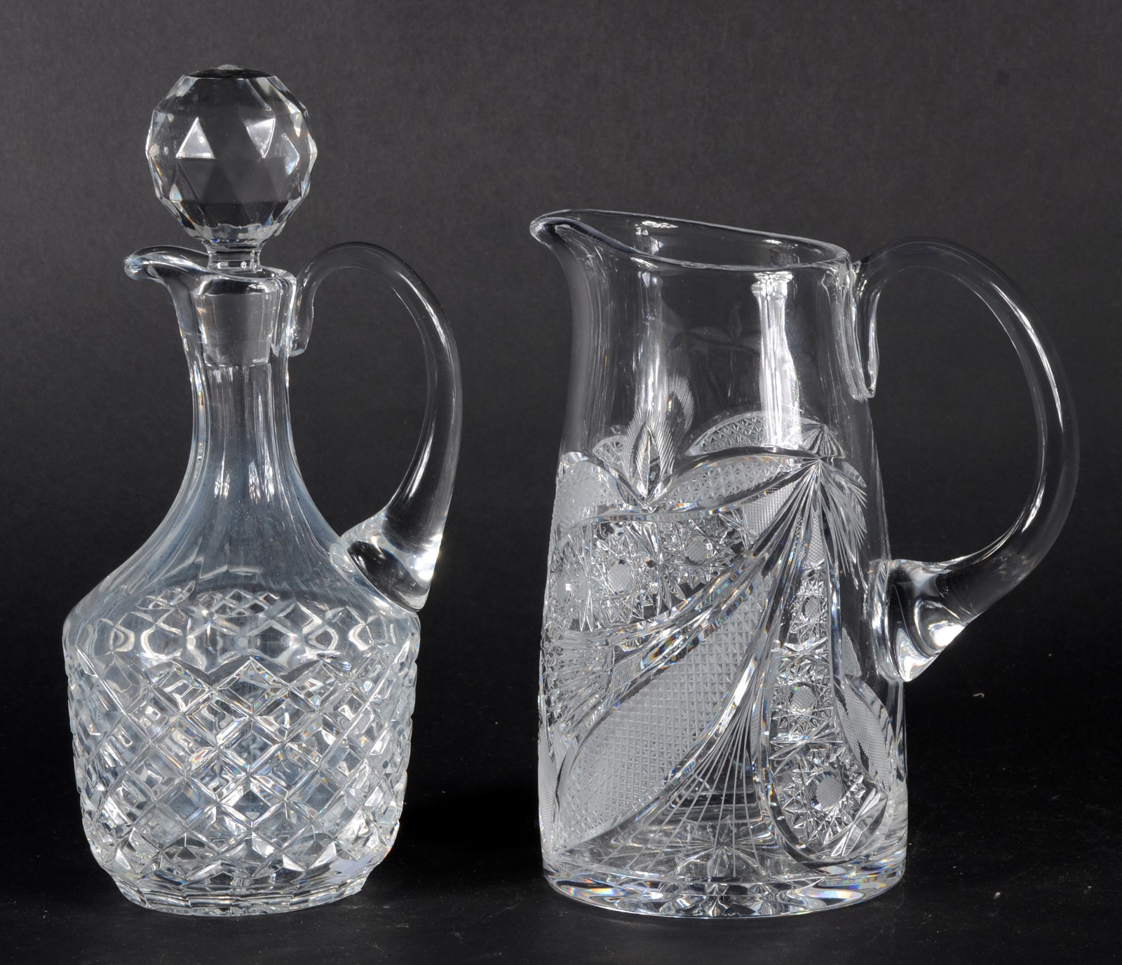 Duas peças de cristal europeu lapidado, sendo jarra para água e... - foto 1 de 5
