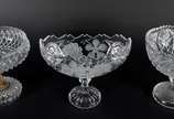 Três fruteiras diversas de cristal/vidro lapida... - Três fruteiras diversas de cristal/vidro lapidado, uma delas com o pé de metal.