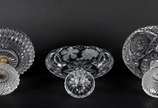 Três fruteiras diversas de cristal/vidro lapida... - Três fruteiras diversas de cristal/vidro lapidado, uma delas com o pé de metal.