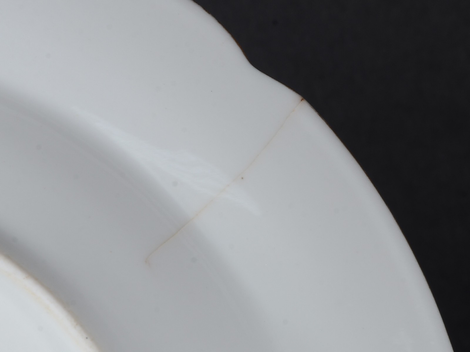 Dois pratos fundos de porcelana francesa. Serviço do Paço da Cidade... - foto 4 de 4