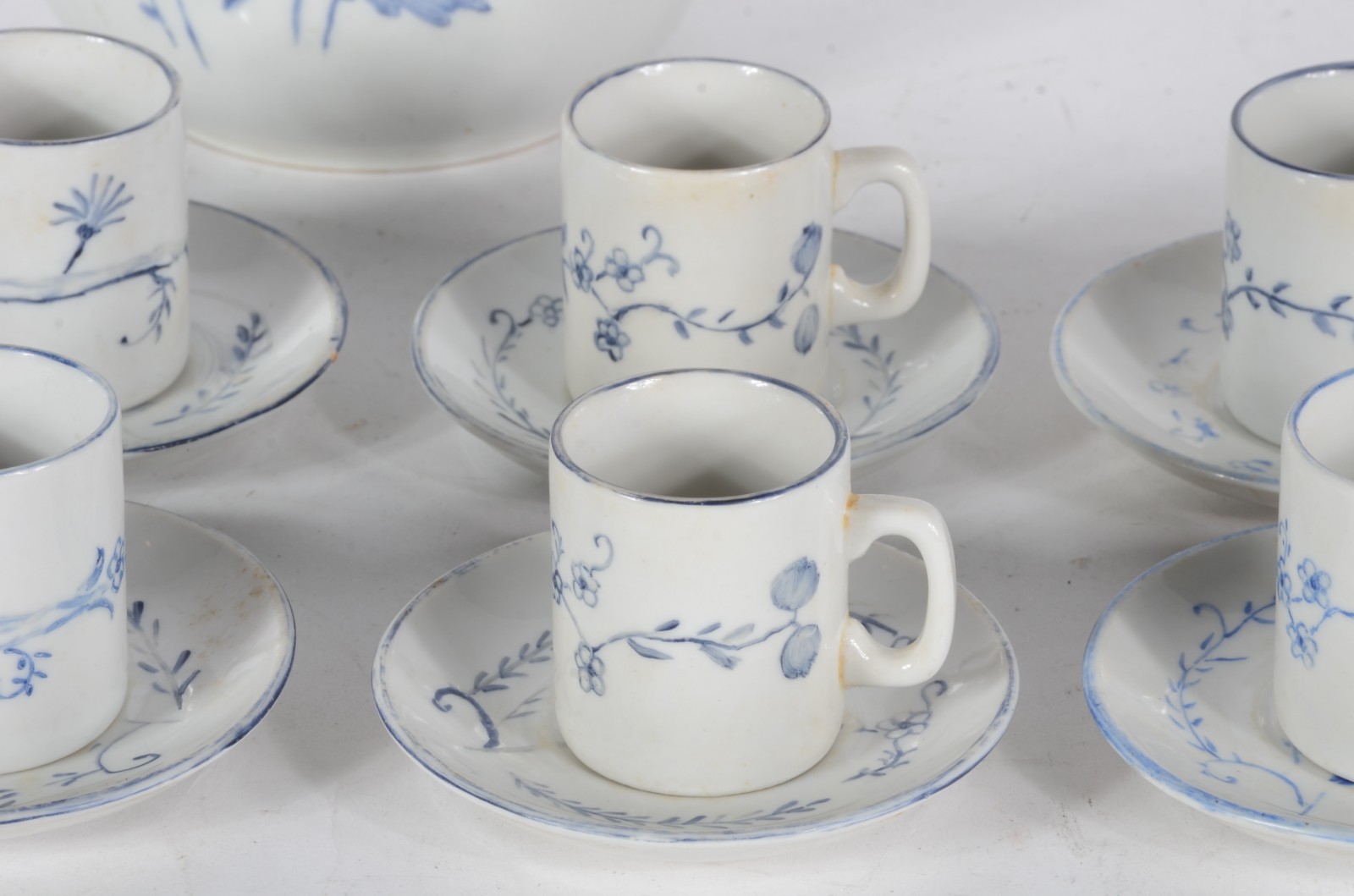 Serviço de café de porcelana Mauá pintada à mão, composto de: 8... - foto 2 de 6
