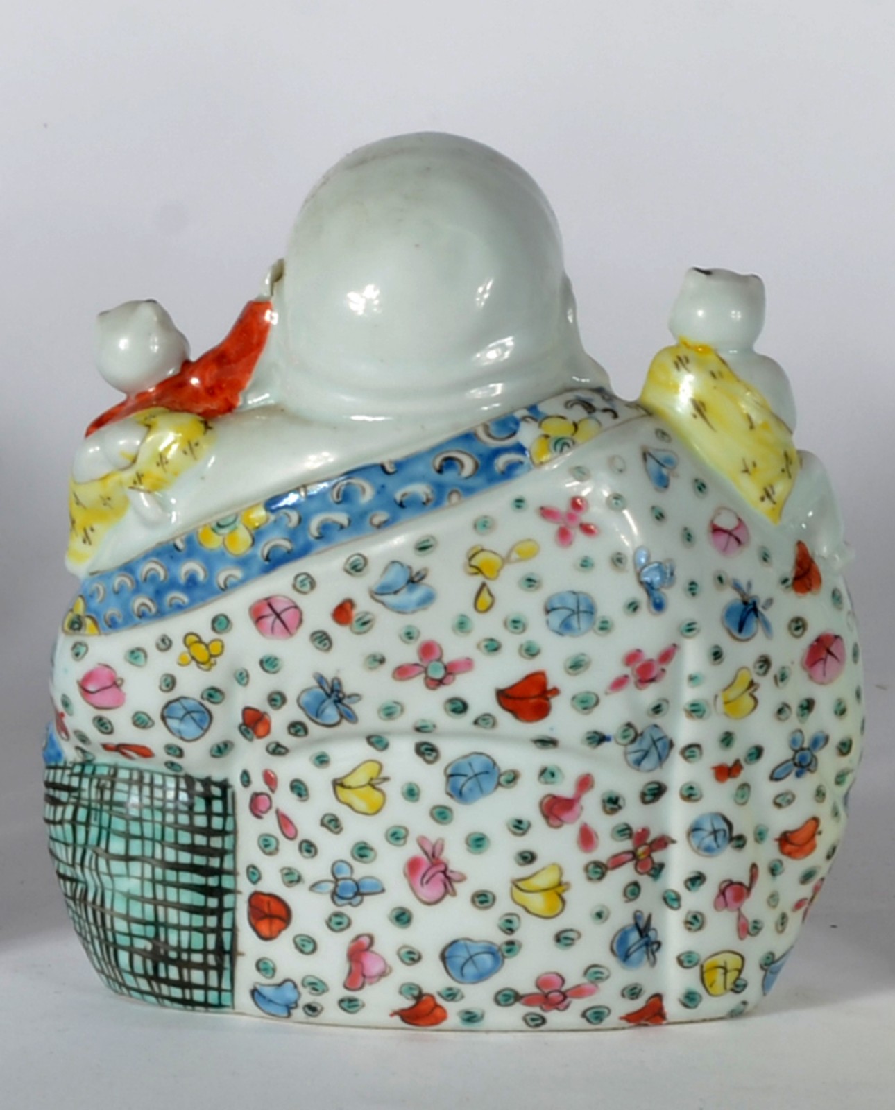 Escultura de porcelana chinesa policromada representando Buda da... - foto 3 de 6