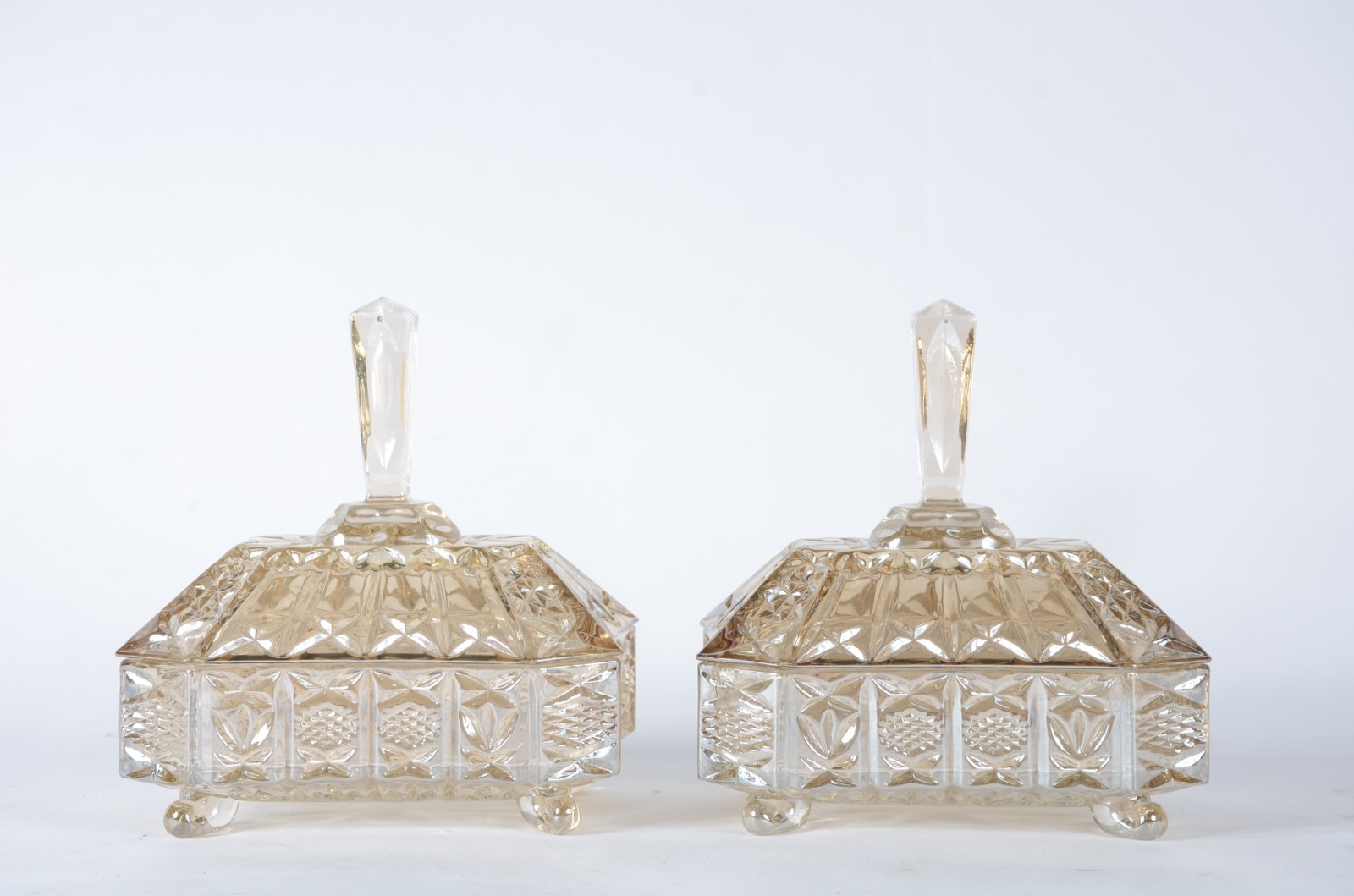 Par de bomboneires de vidro decorativo feitio retangular na cor... - foto 1 de 4