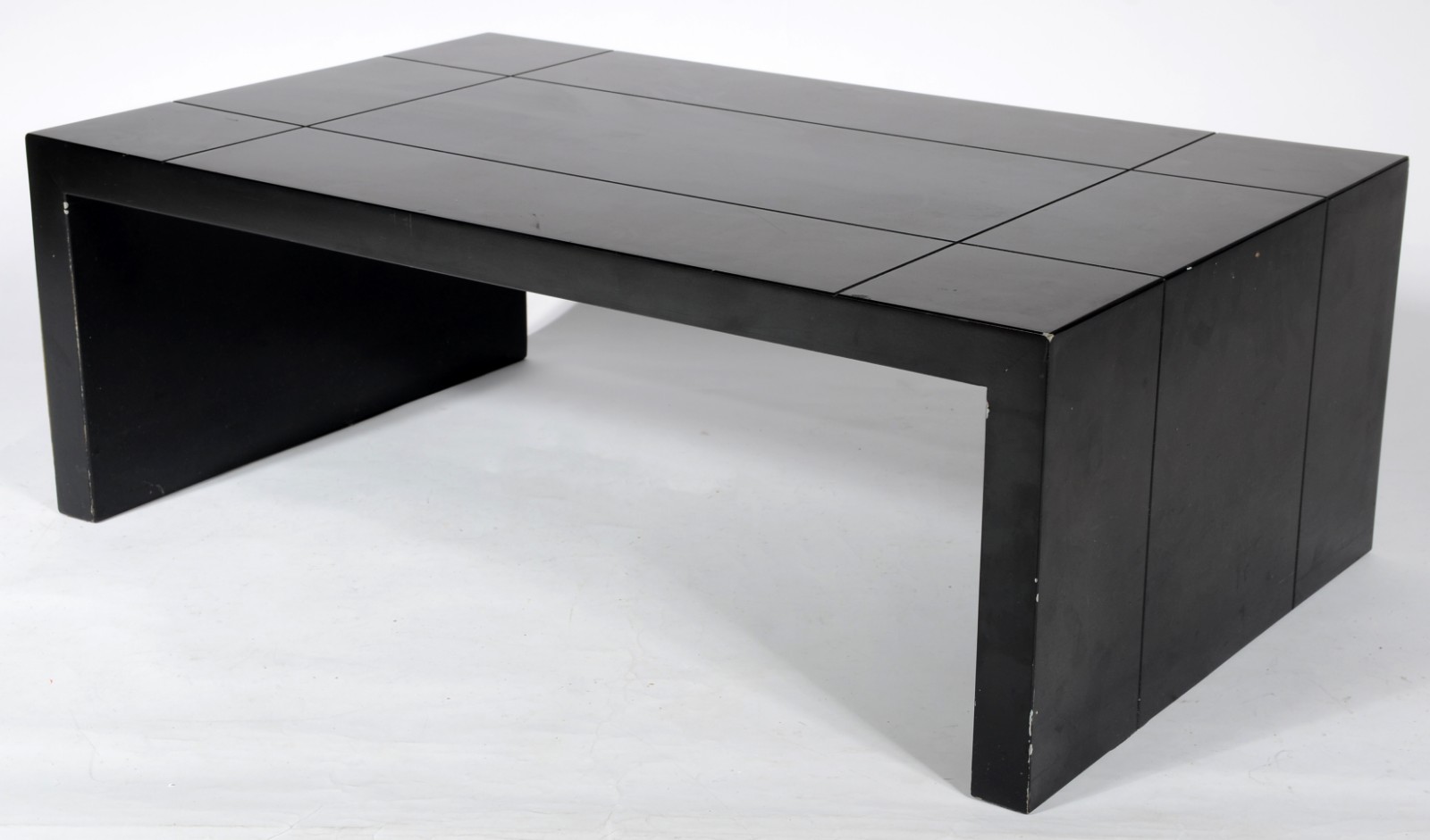 Mesa de centro com dois módulos, sendo um preto e outro espelhado, e... - foto 5 de 7
