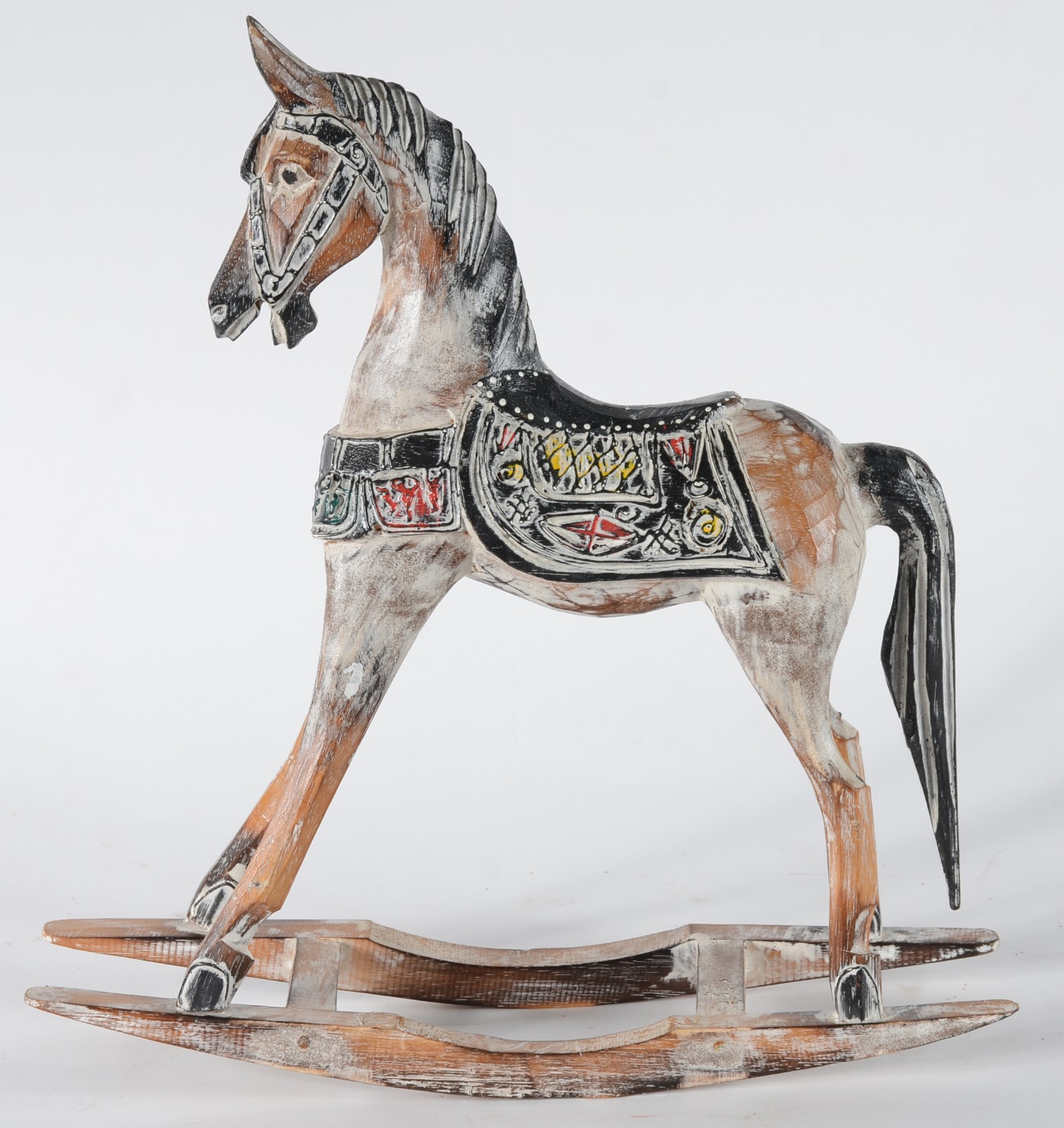 Escultura de madeira patinada representando Cavalo balanço. - foto 4 de 7