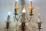 Aplique para 5 luzes de metal dourado e placas ... - Aplique para 5 luzes de metal dourado e placas de cristal lapidado.