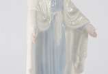 Escultura de porcelana policromada representand... - Escultura de porcelana policromada representando Nossa Senhora da Conceição.