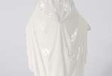 Escultura de porcelana policromada representand... - Escultura de porcelana policromada representando Nossa Senhora da Conceição.