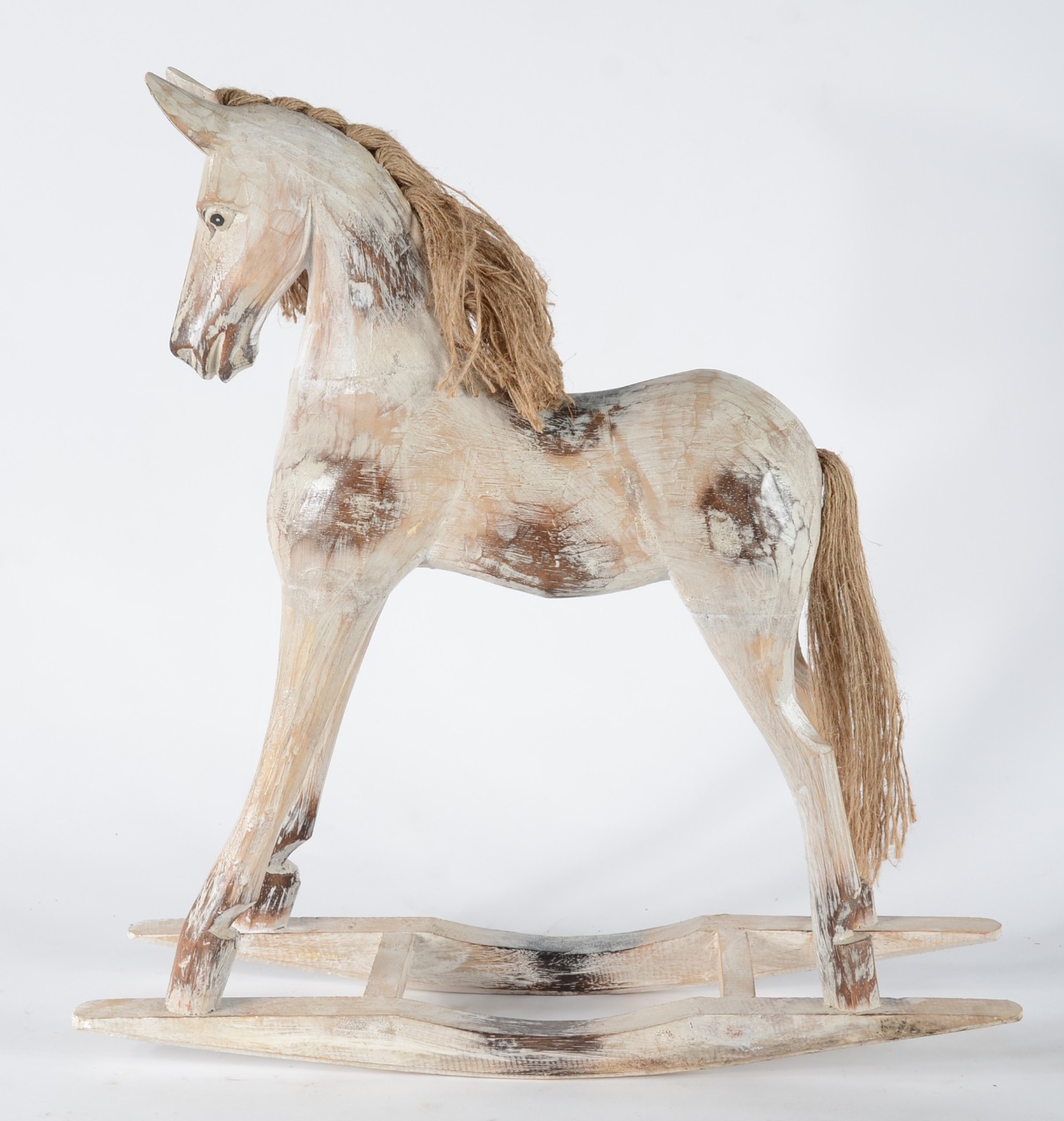 Escultura de madeira patinada representando "Cavalo de balanço". - foto 6 de 7