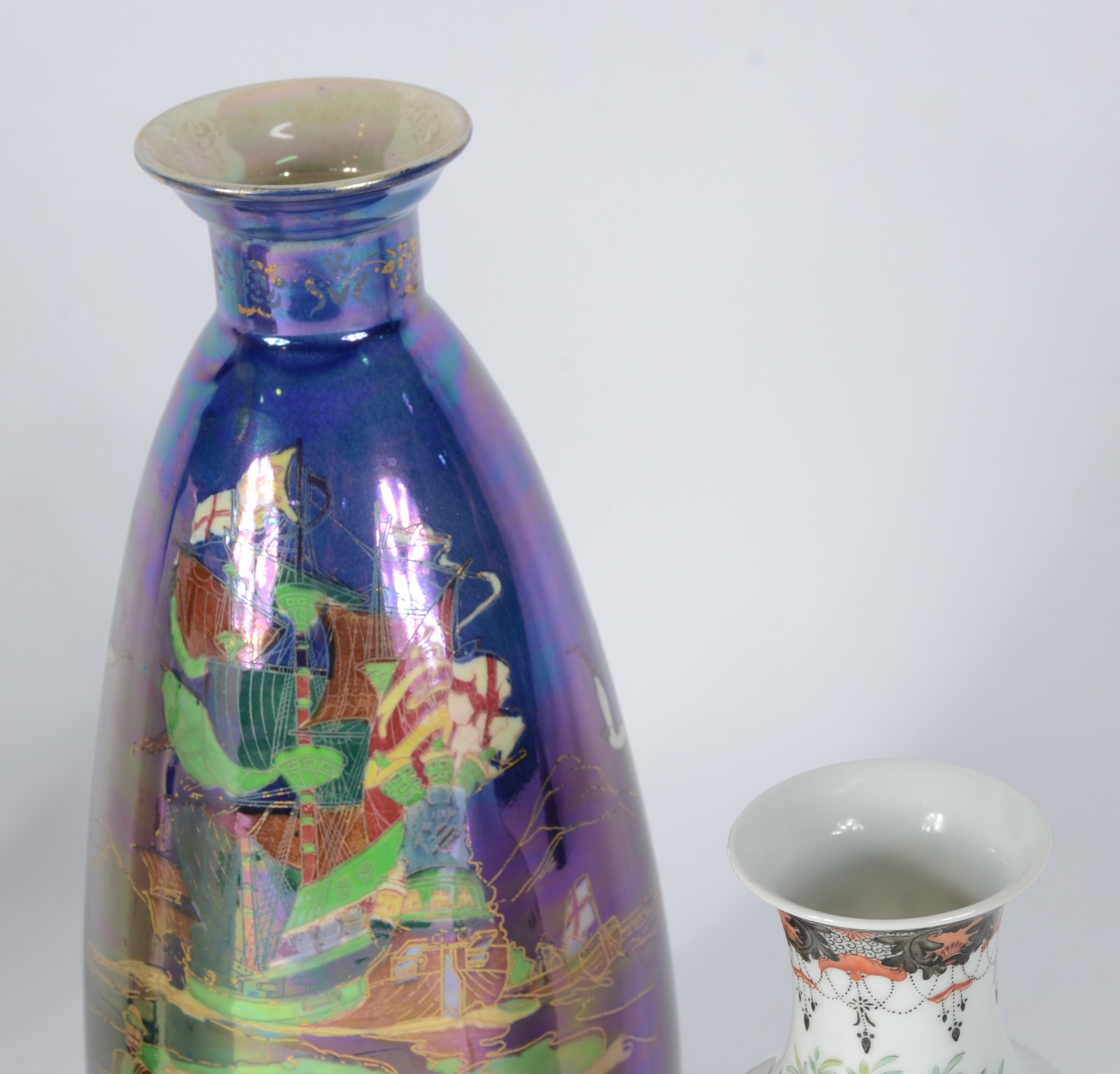 Quatro vasos de porcelana, sendo tres orientais e um ingles Royal... - foto 4 de 8