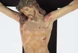 Crucifixo com figura de Cristo de madeira ental... - Crucifixo com figura de Cristo de madeira entalhada e policromada.
