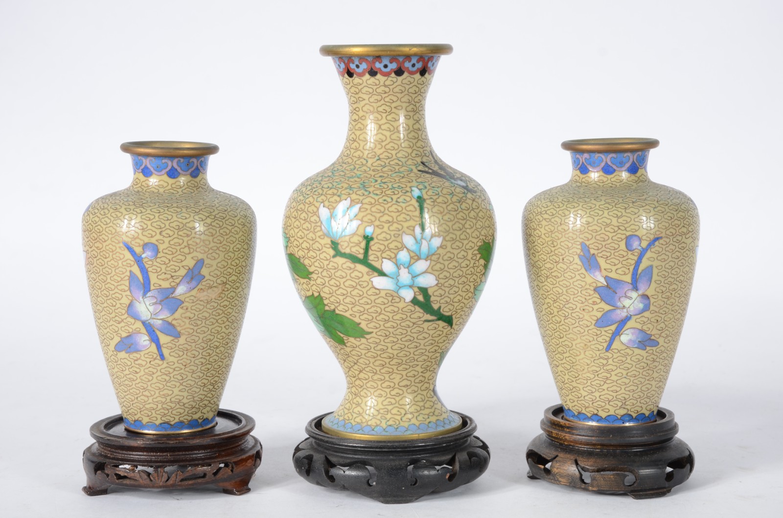 Cinco peças de cloisonné chines, sendo: par de patos nas cores azul e... - foto 3 de 7