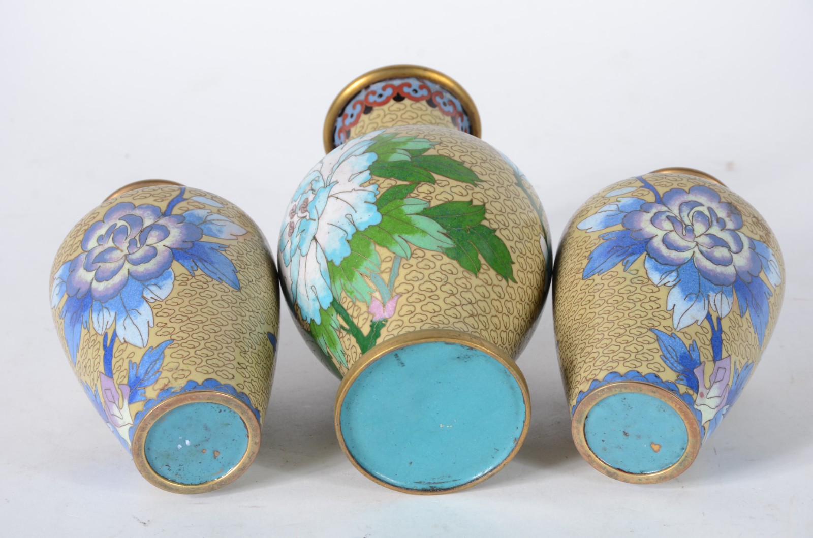 Cinco peças de cloisonné chines, sendo: par de patos nas cores azul e... - foto 4 de 7