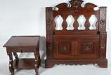 Laubisch-Hirth (1914),  - Conjunto de cama de solteiro e mesa de cabeceira de madeira nobre, detalhes entalhados.