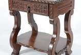 Laubisch-Hirth (1914),  - Conjunto de cama de solteiro e mesa de cabeceira de madeira nobre, detalhes entalhados.