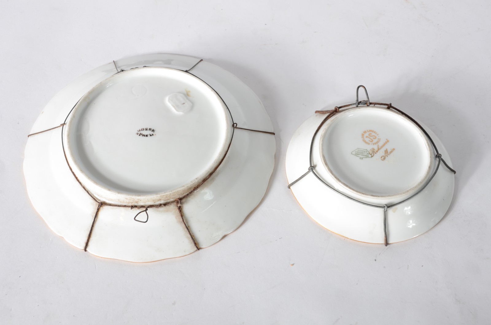 Dois pratos de porcelana francesa decoração floral. - foto 4 de 5
