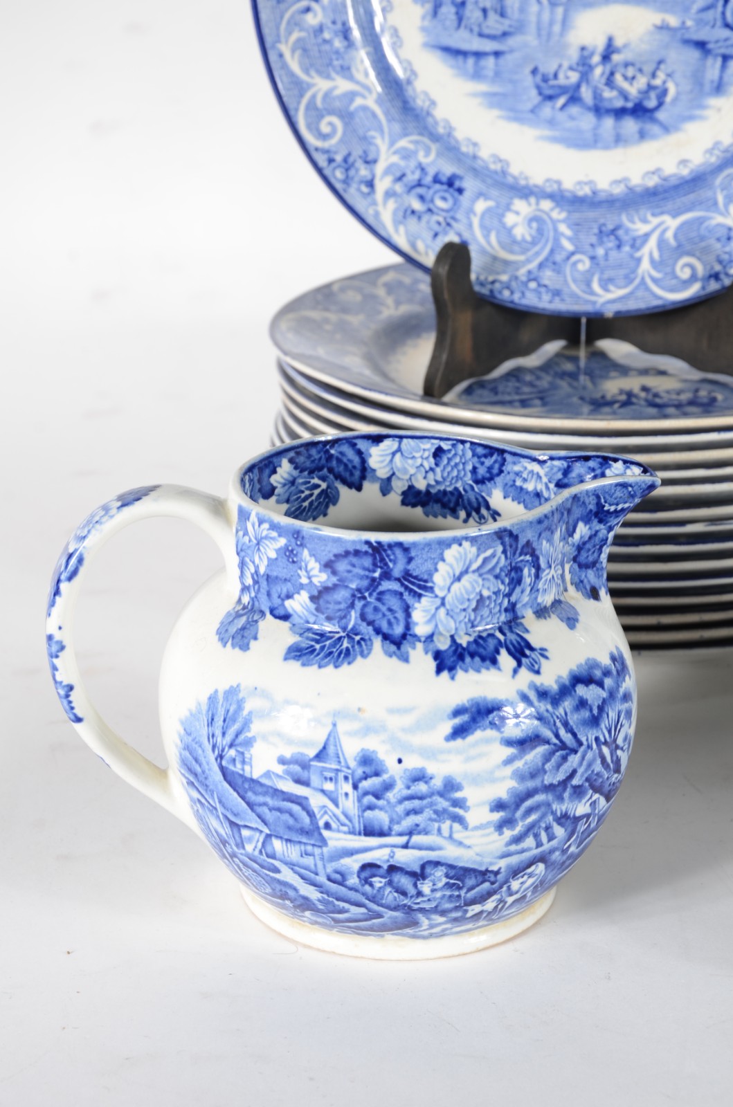 Serviço de jantar de faiança inglesa azul e branca, composto de: 14... - foto 6 de 11