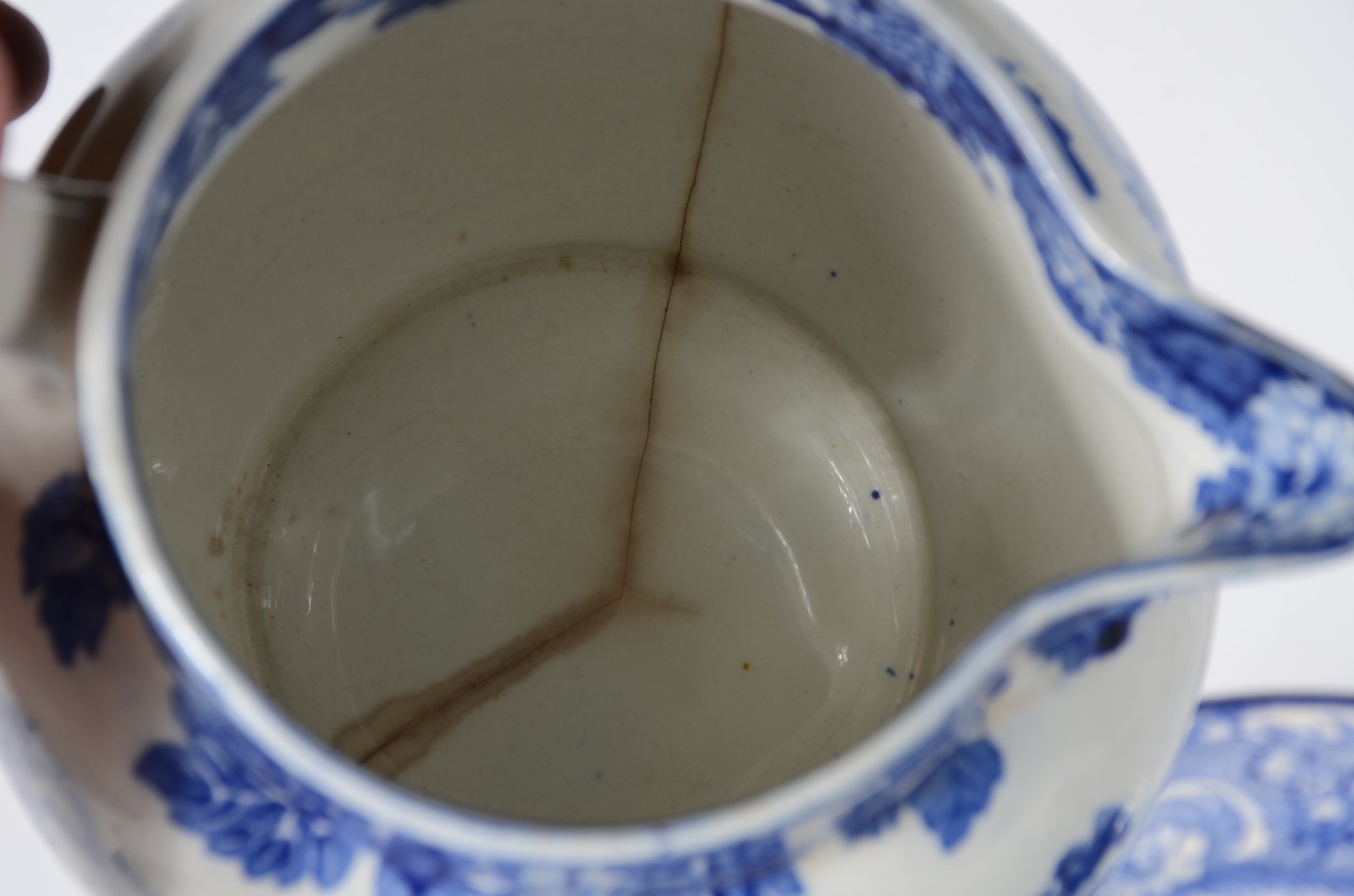 Serviço de jantar de faiança inglesa azul e branca, composto de: 14... - foto 8 de 11