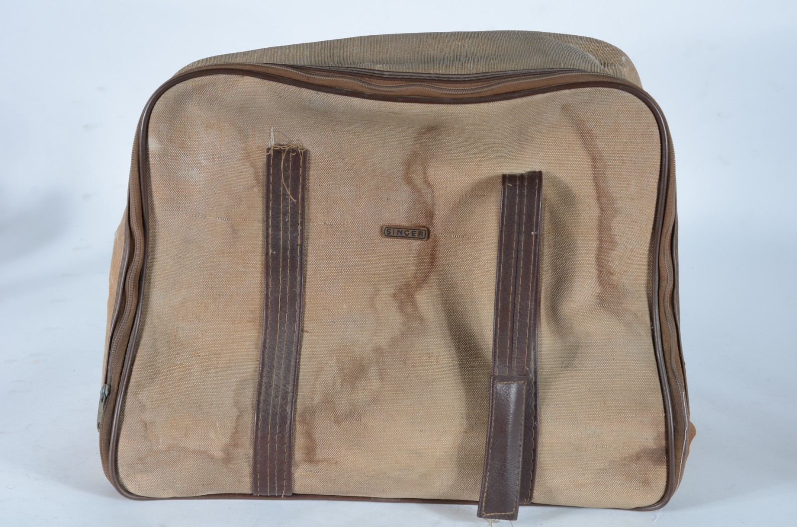Máquina de costura modelo 974, na bolsa/estojo. Desgastes. - foto 11 de 11