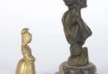 EMMANUEL VILLANIS (1858/1914), Galatée - Duas peças de bronze, sendo: busto feminino, assinado, base de mármore; e, sino na forma de camponesa.