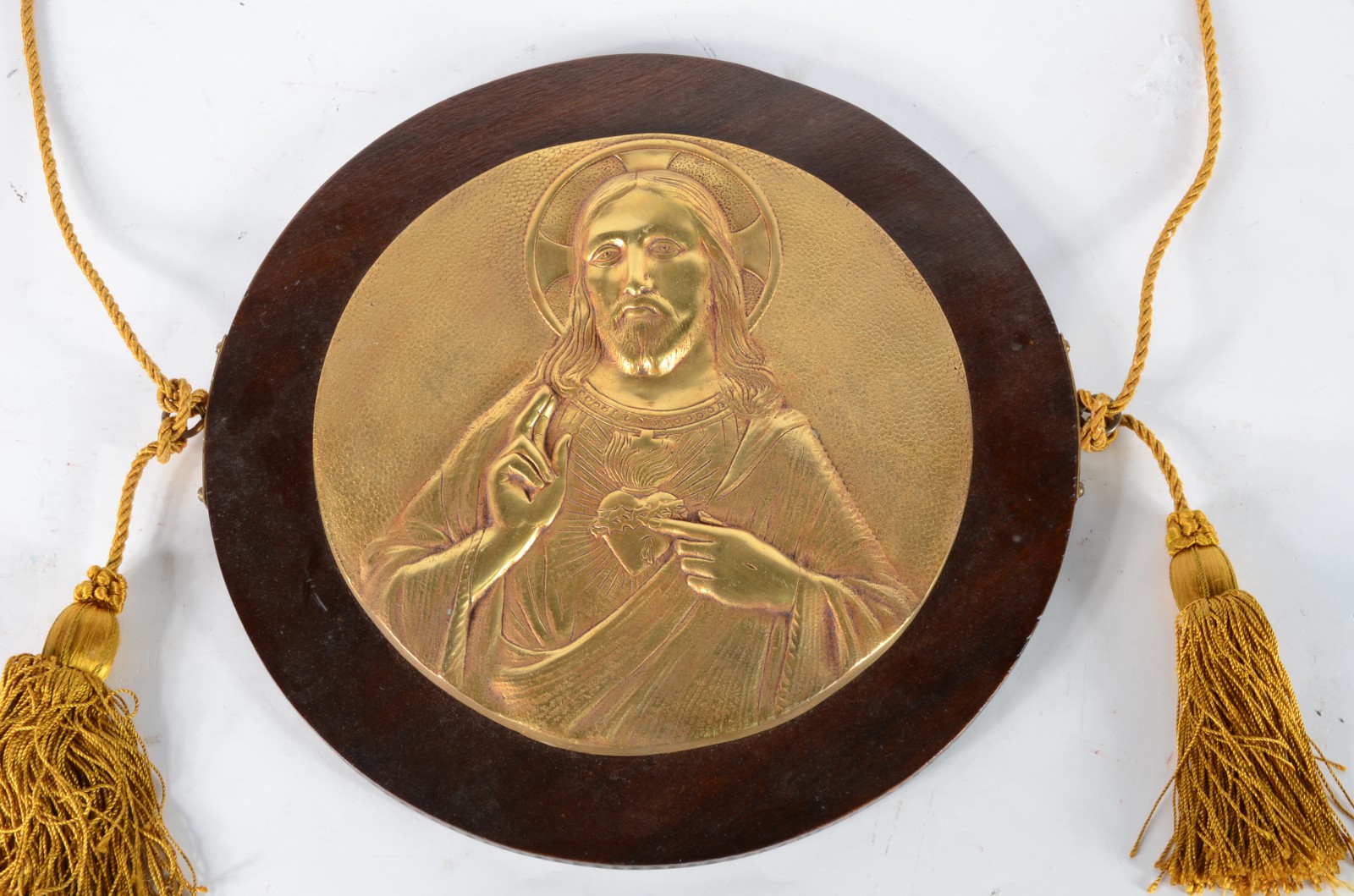 Sagrado coração de Jesus - Placa de metal dourado presa a moldura de... - foto 2 de 5
