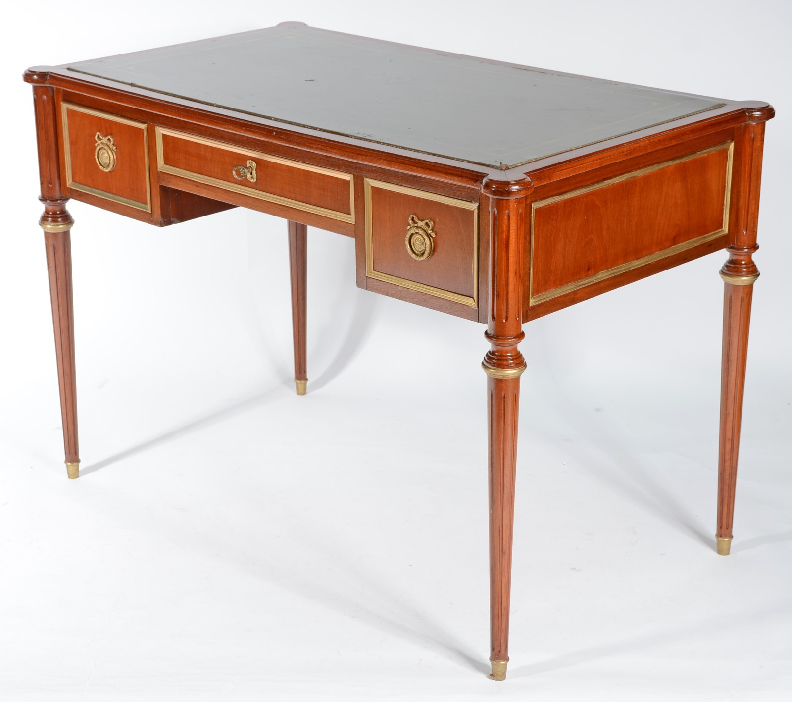 Mesa para escritório de madeira nobre, estilo inglês, três gavetas e... - foto 1 de 9