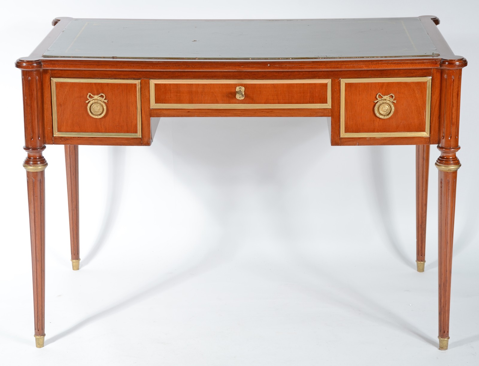Mesa para escritório de madeira nobre, estilo inglês, três gavetas e... - foto 2 de 9