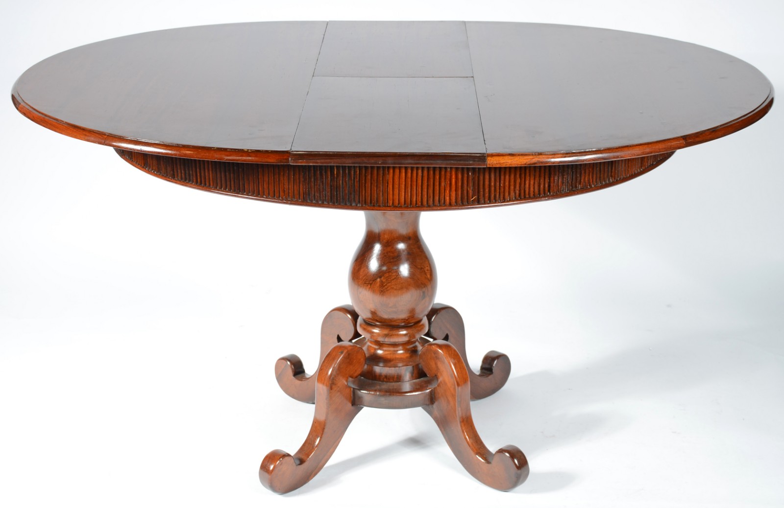 Mesa de madeira nobre no feitio redondo com tábua extensora (0,30 cm... - foto 2 de 6